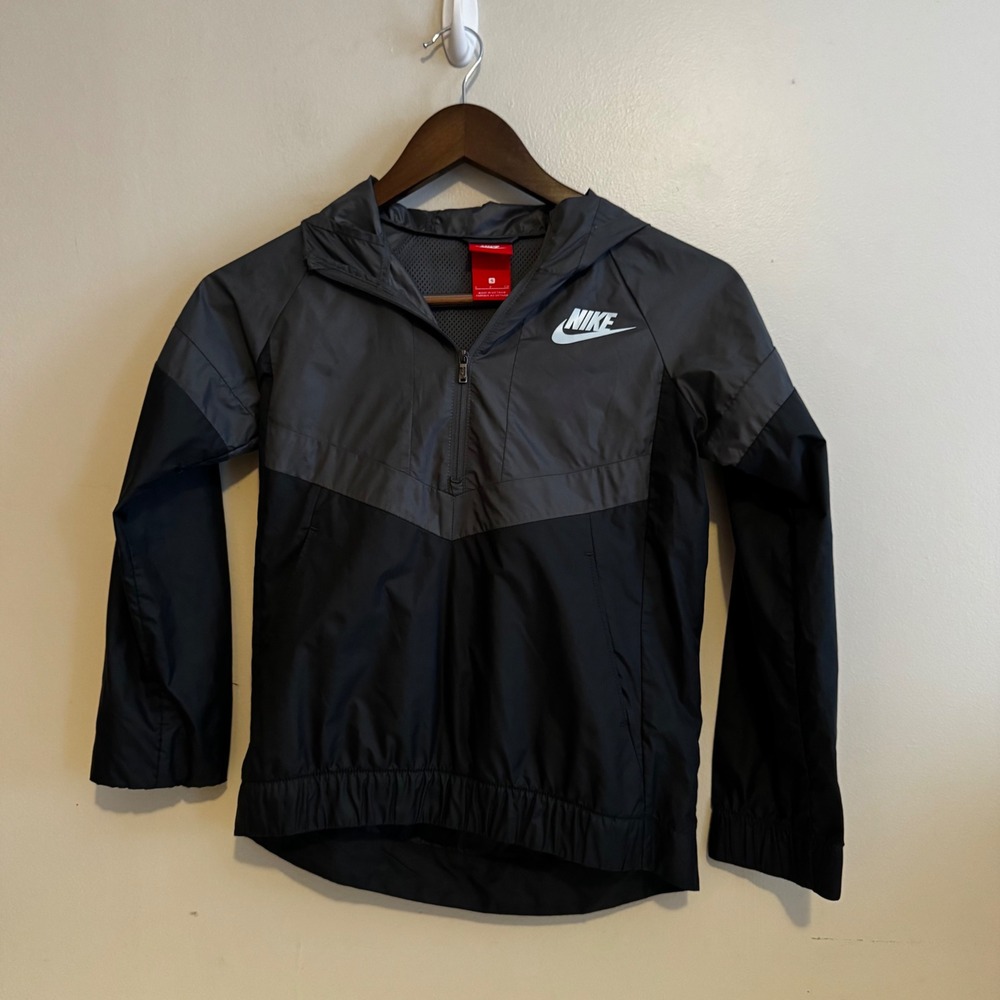 Nike Boys Sz S Gray Black Windbreaker Jacket Fall Layers Basics Outerwear
